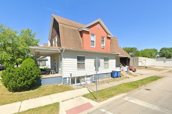 1009 Division St, Unit 1009 N. Division