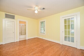 4528 Magnolia St in Bellaire, TX - Building Photo - Building Photo