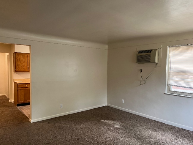 1814 Compton Rd-Unit -Apt 2 first floor in Cincinnati, OH - Foto de edificio - Building Photo