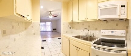 8108 Langdon Ave in Los Angeles, CA - Building Photo - Building Photo