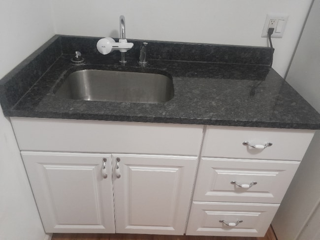 3311 Goldsboro Pl