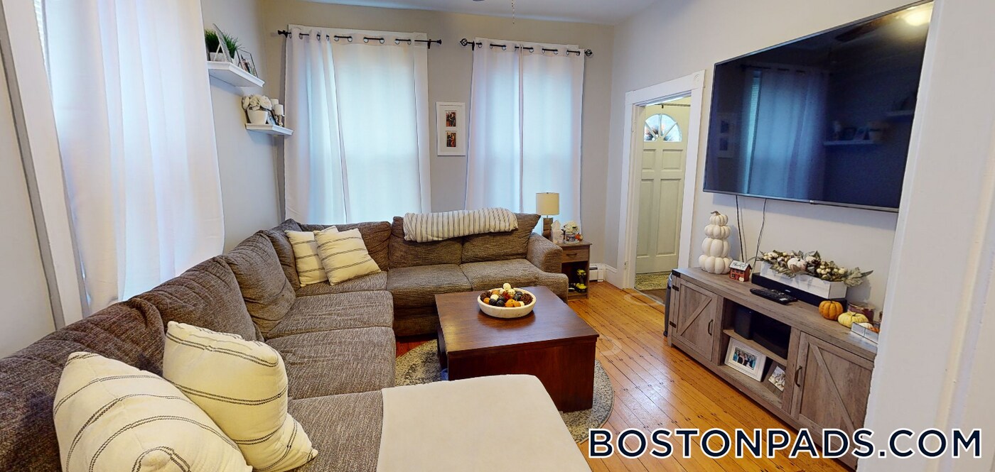 224 Banks St in Cambridge, MA - Building Photo