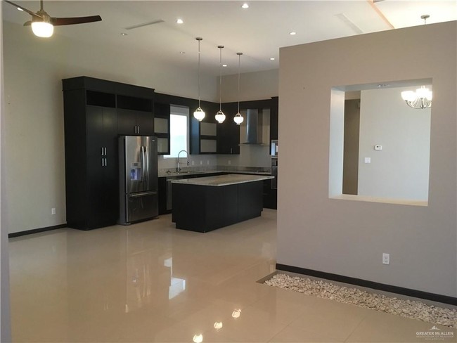 303 Driftwood Ave in Mission, TX - Building Photo - Building Photo