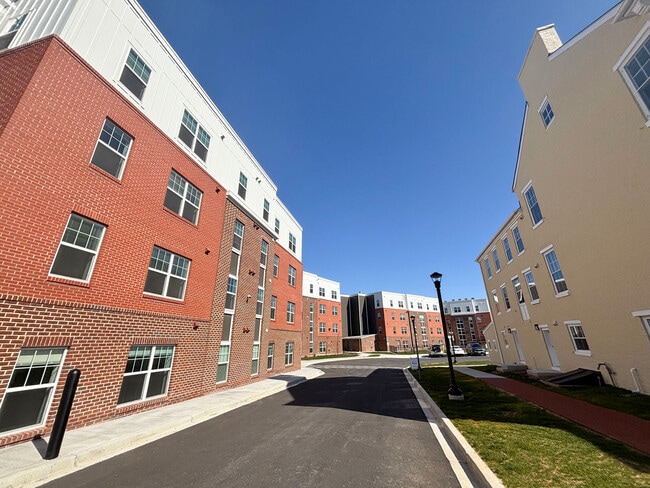 Overlook East in Frederick, MD - Building Photo - Building Photo