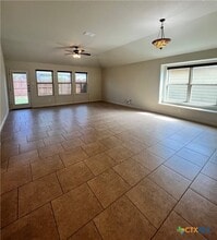 833 Manhattan in New Braunfels, TX - Building Photo - Building Photo