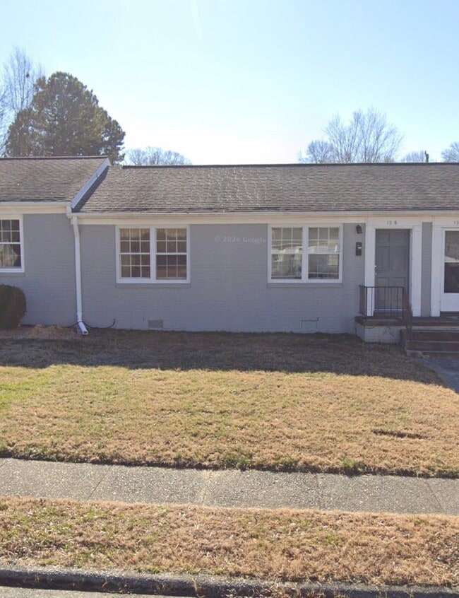 1400 Roslyn Dr