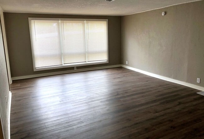 1350 Sherman Ave in Leavenworth, KS - Building Photo - Building Photo