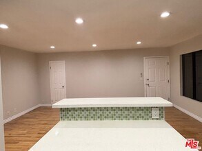 2488 Beachwood Dr in Los Angeles, CA - Building Photo - Building Photo