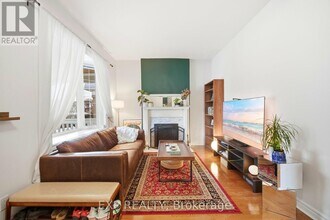 402 Woodfield Rd. in Toronto, ON - Building Photo - Building Photo