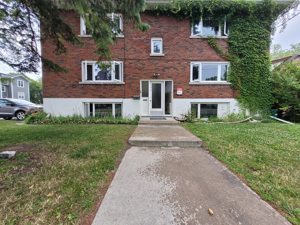 168 Toronto St in Kingston, ON - Building Photo