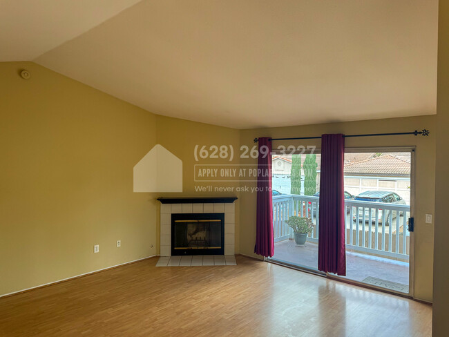 1330 Palomar Pl-Unit -7 in Vista, CA - Building Photo - Building Photo