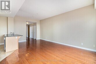 250-250 Lett St in Ottawa, ON - Building Photo - Building Photo