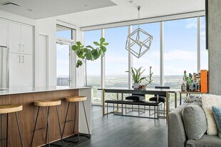 301 West Ave in Austin, TX - Building Photo