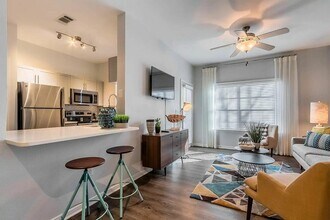 Urban House in Dallas, TX - Foto de edificio - Building Photo