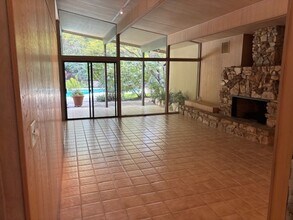 5470 Fernhoff Rd in Oakland, CA - Building Photo - Building Photo