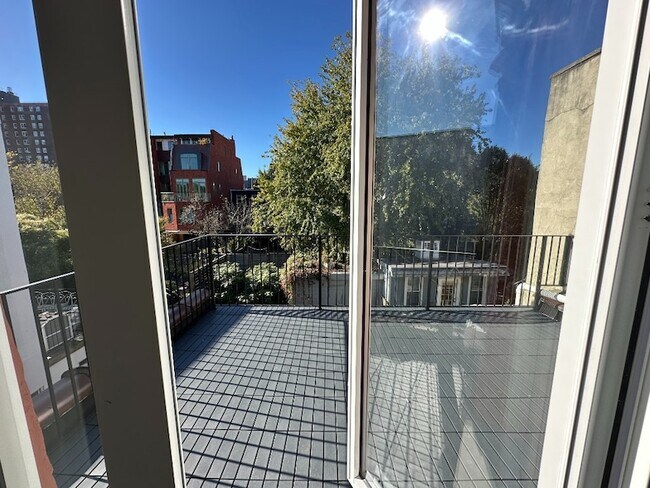 101 Pioneer St in Brooklyn, NY - Building Photo - Building Photo