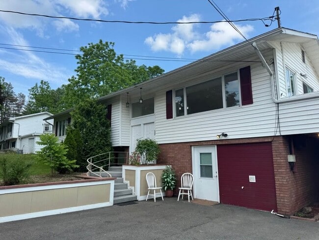 137 Honness Ln in Ithaca, NY - Building Photo - Building Photo