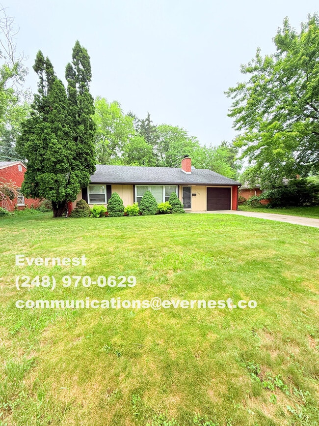 17252 Sunnybrook Dr in Southfield, MI - Building Photo - Building Photo