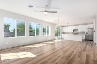 6556 N 15th Dr in Phoenix, AZ - Building Photo - Building Photo