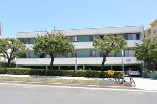 1824 Manning Avenue in Los Angeles, CA - Building Photo