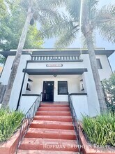 1032 Albany St in Los Angeles, CA - Building Photo - Building Photo