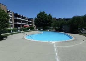 157 Bull Hill Ln, Unit 203 in West Haven, CT - Building Photo