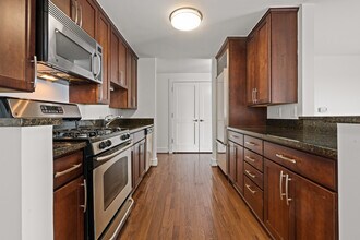 411 S Old Woodward Ave, Unit #924 in Birmingham, MI - Building Photo - Building Photo