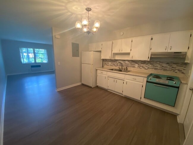 612 Prosperity Farms Rd in North Palm Beach, FL - Building Photo - Building Photo
