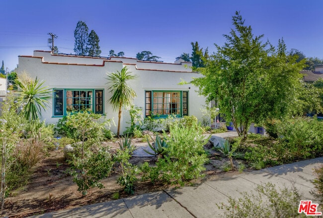 3472 Rowena Ave in Los Angeles, CA - Building Photo - Building Photo