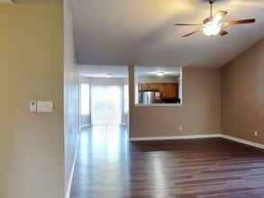 10447 Bellchime Ct in Indianapolis, IN - Foto de edificio - Building Photo