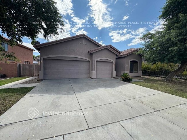 property at 7209 W Paradise Ln
