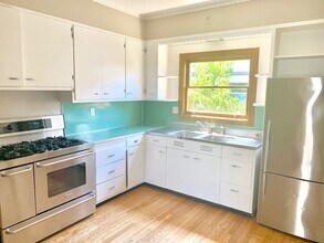 5449 Shafter Ave in Oakland, CA - Building Photo - Building Photo