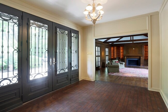 9 Pine Forest Cir in Houston, TX - Building Photo - Building Photo