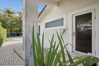 2910 Calusa St in Miami, FL - Building Photo - Building Photo