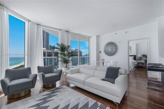 6515 Collins Ave in Miami, FL - Building Photo - Building Photo