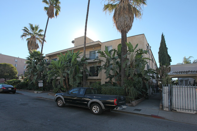 Mark Royal Apartments in Los Angeles, CA - Foto de edificio - Building Photo