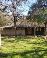 207 Canyon Rd in San Marcos, TX - Building Photo