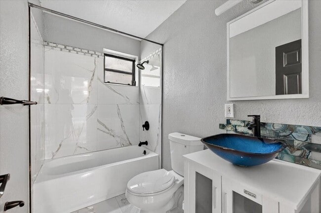 property at 15775 N Miami Ave