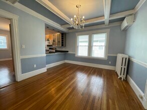 15 Westbourne Rd, Unit 15 in Newton, MA - Building Photo - Building Photo