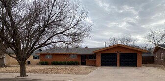 3011 55th St in Lubbock, TX - Building Photo