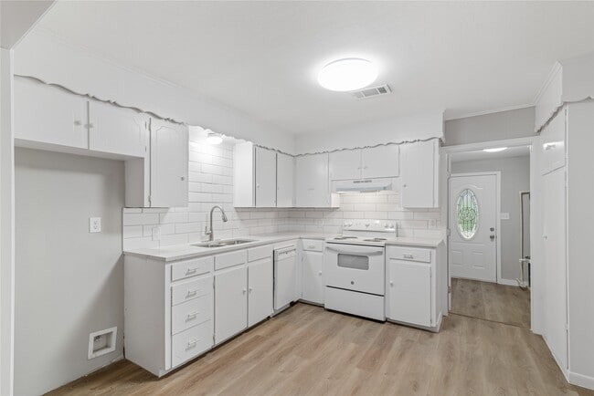 615 Riveredge Dr in Richmond, TX - Building Photo - Building Photo