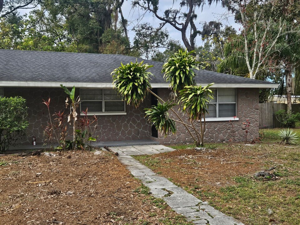 5316 Oakwood Ct in Tampa, FL - Building Photo