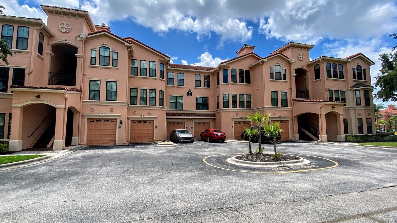 2715 Via Capri in Clearwater, FL - Foto de edificio