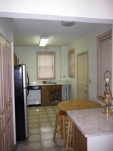 206 Chesterfield Rd in Pittsburgh, PA - Foto de edificio - Building Photo