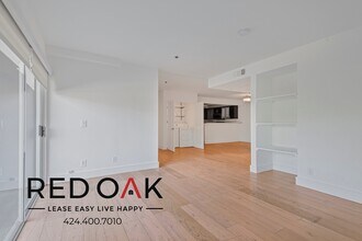 La Elle Apartments in West Hollywood, CA - Building Photo - Building Photo