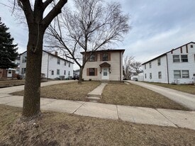 4608-4610 W Howard Ave in Milwaukee, WI - Building Photo