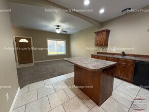 565 Pioneer Rd, Unit 135 in Rexburg, ID - Foto de edificio - Building Photo