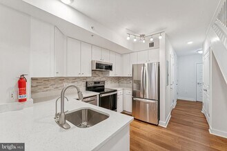 616 E St NW in Washington, DC - Building Photo - Building Photo