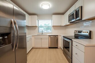 8708 Pineridge Dr in Austin, TX - Building Photo - Building Photo