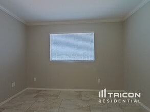 6421 Fox Grape Ln in Lakewood Ranch, FL - Building Photo - Building Photo